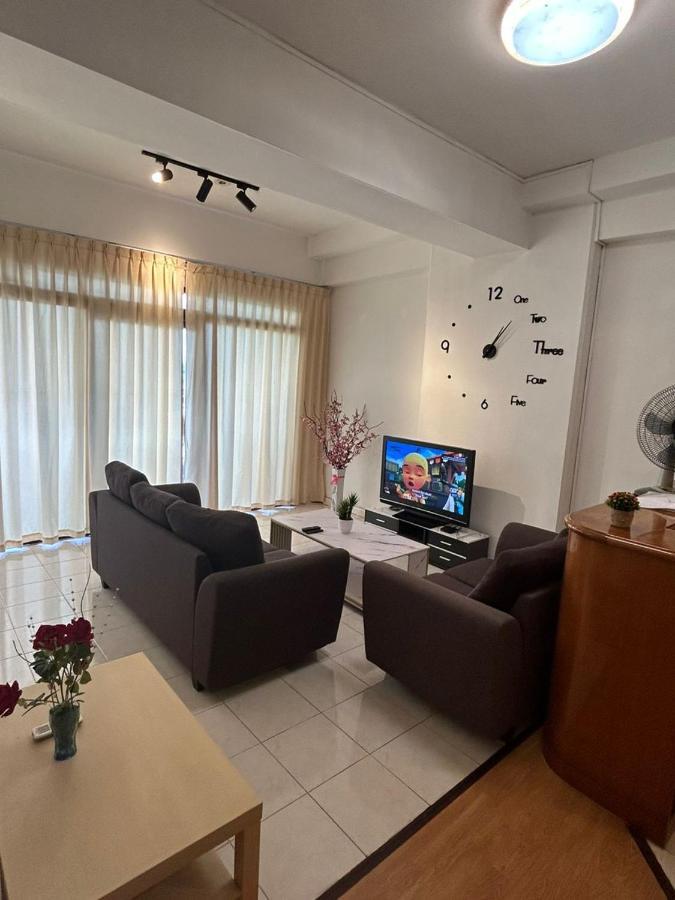Riverbank Suites Waterfront 507 Кучинг Экстерьер фото