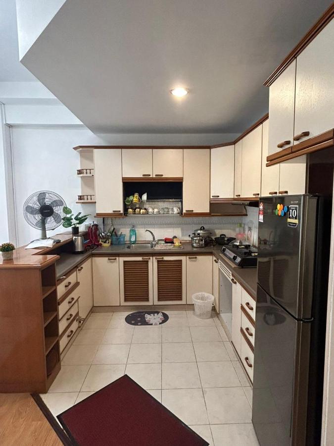 Riverbank Suites Waterfront 507 Кучинг Экстерьер фото